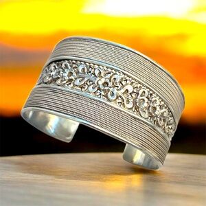 Elegant Silver Floral Cuff Bracelet
